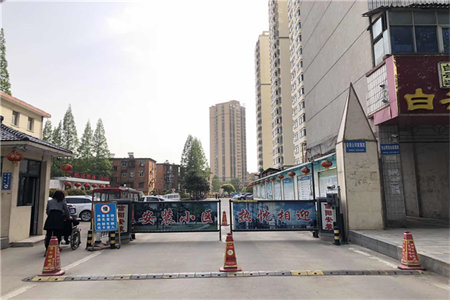 市中区枣矿集团第一机械厂西3室1厅1卫83平米